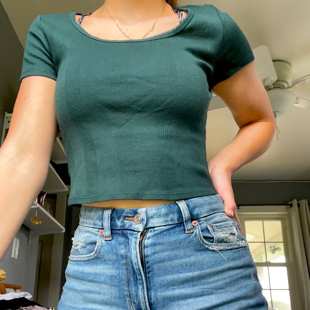 AE Cropped Baby Tee